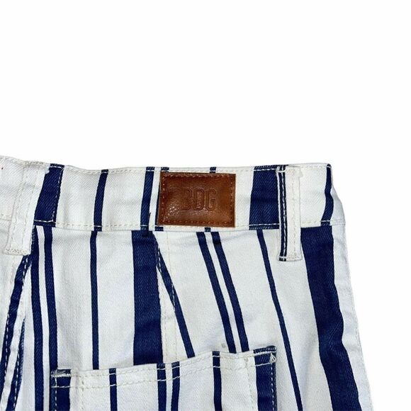 BDG Urban Pinup High Rise Denim Shorts - Picture 6 of 6